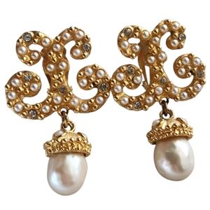 Vintage Signed YOSCA Baroque Faux Pearl Drop Ornate Chunky Runway Clip Earrings